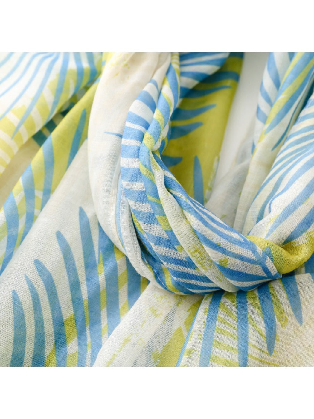 Scarvii - Travel Scarf with Plant Leaf Print