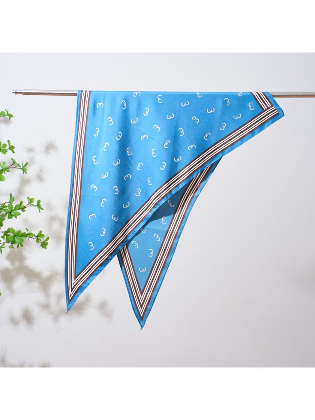 Scarvii - Chic Border Striped Triangle Bandana