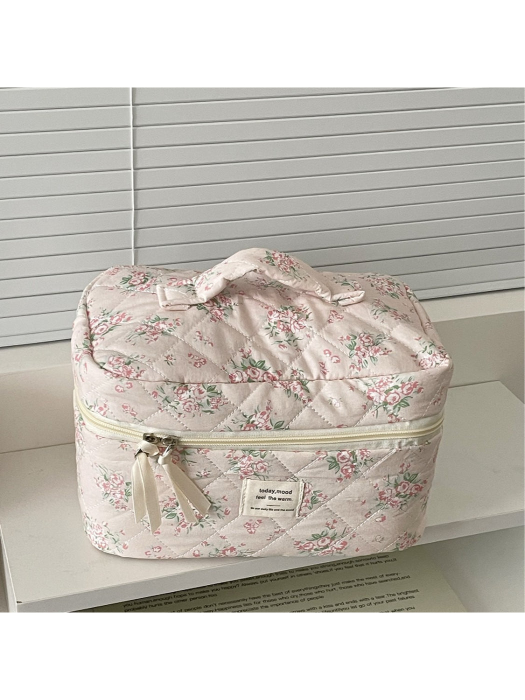 Cosbai soft quilted flower beauty storage case in light pink