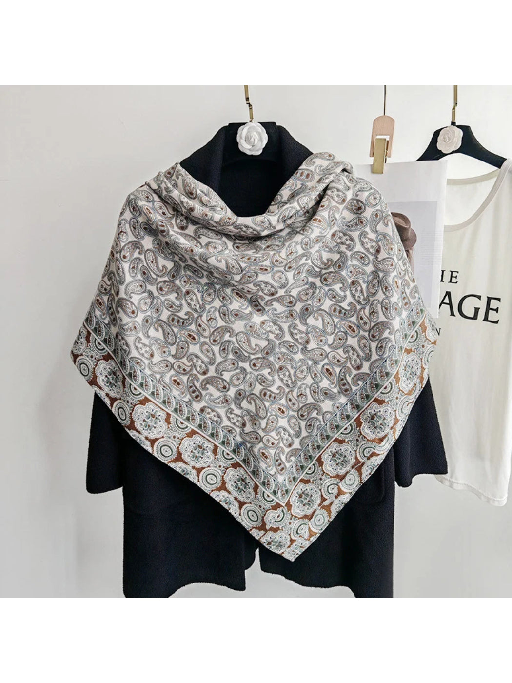 Scarvii - Paisley Woven Square Scarf