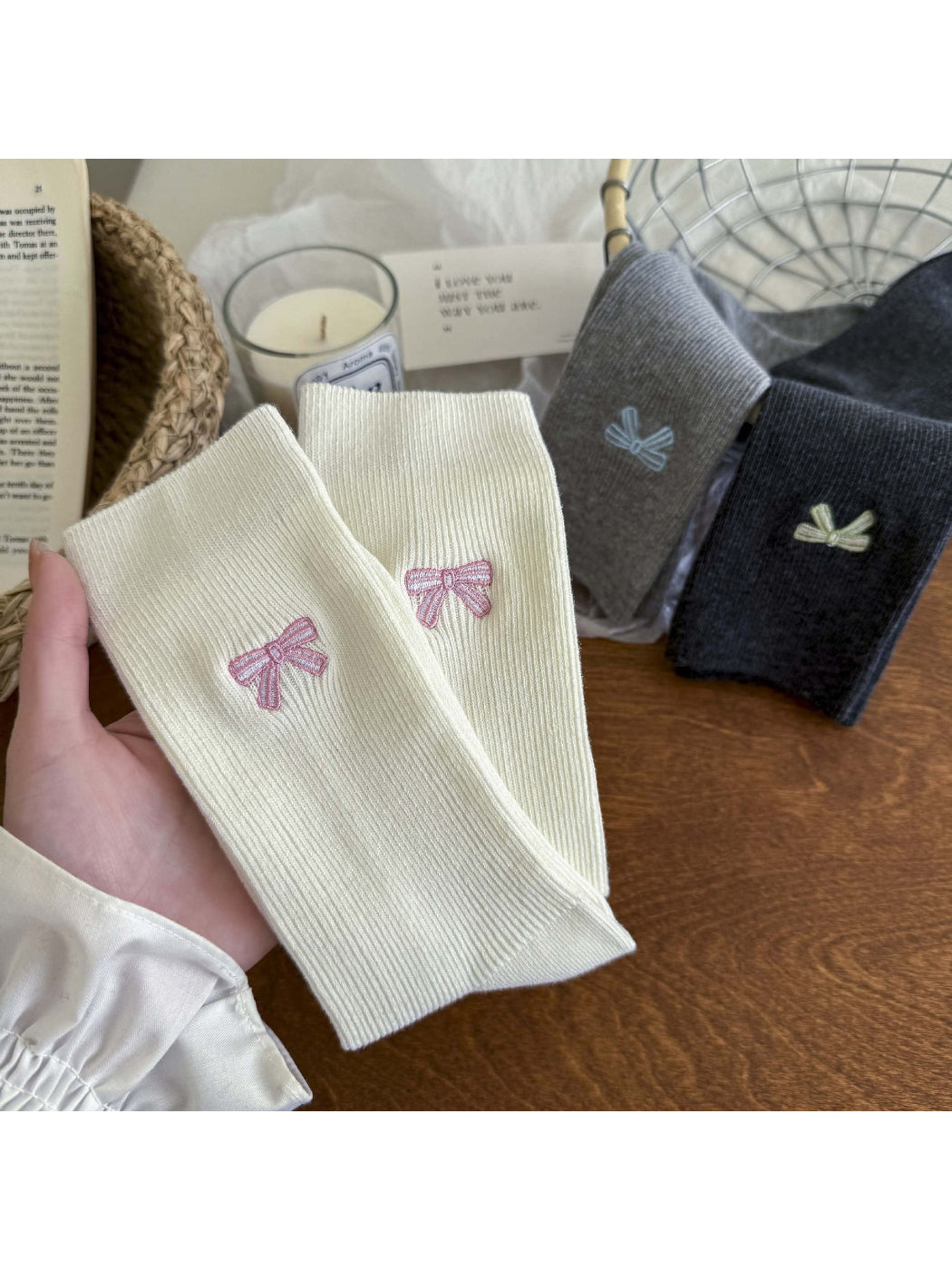 Rufia - Delicate Bow Detail Turn-Down Crew Socks