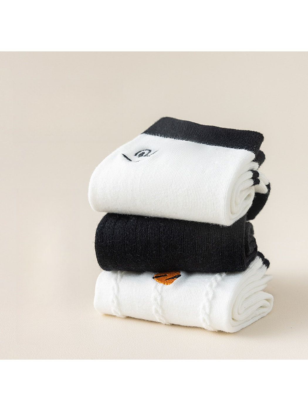 Rufia - Rabbit Theme Embroidered Casual Crew Socks