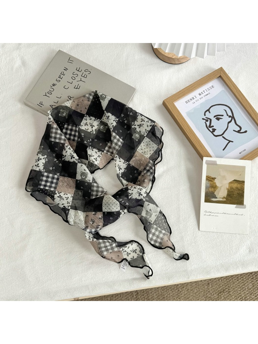 Scarvii - Simple Muted Printed Diamond-Shaped Scarf