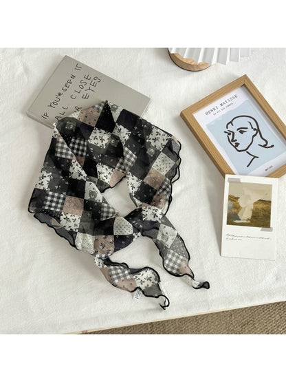 Scarvii - Simple Muted Printed Diamond-Shaped Scarf