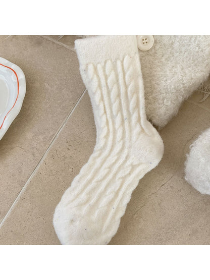 Rufia - Textured Everyday Casual Crew Socks