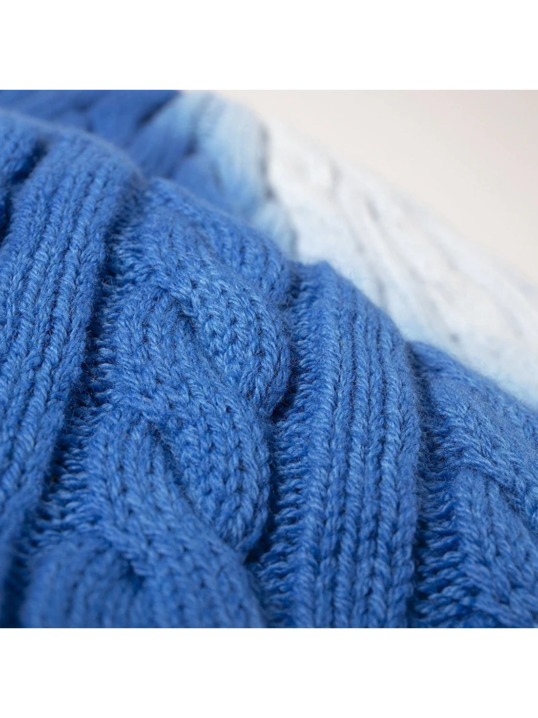 Haila - Gradient Cable Cuffed Knit Beanie