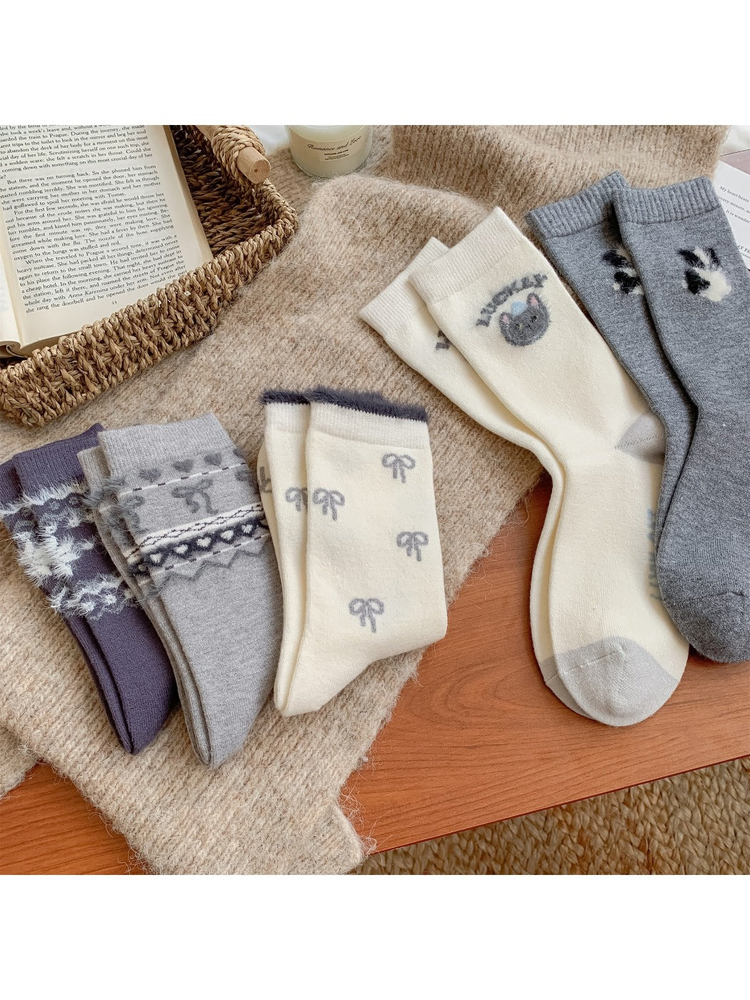 Rufia – Plush Socks with Puppy & Bow Print