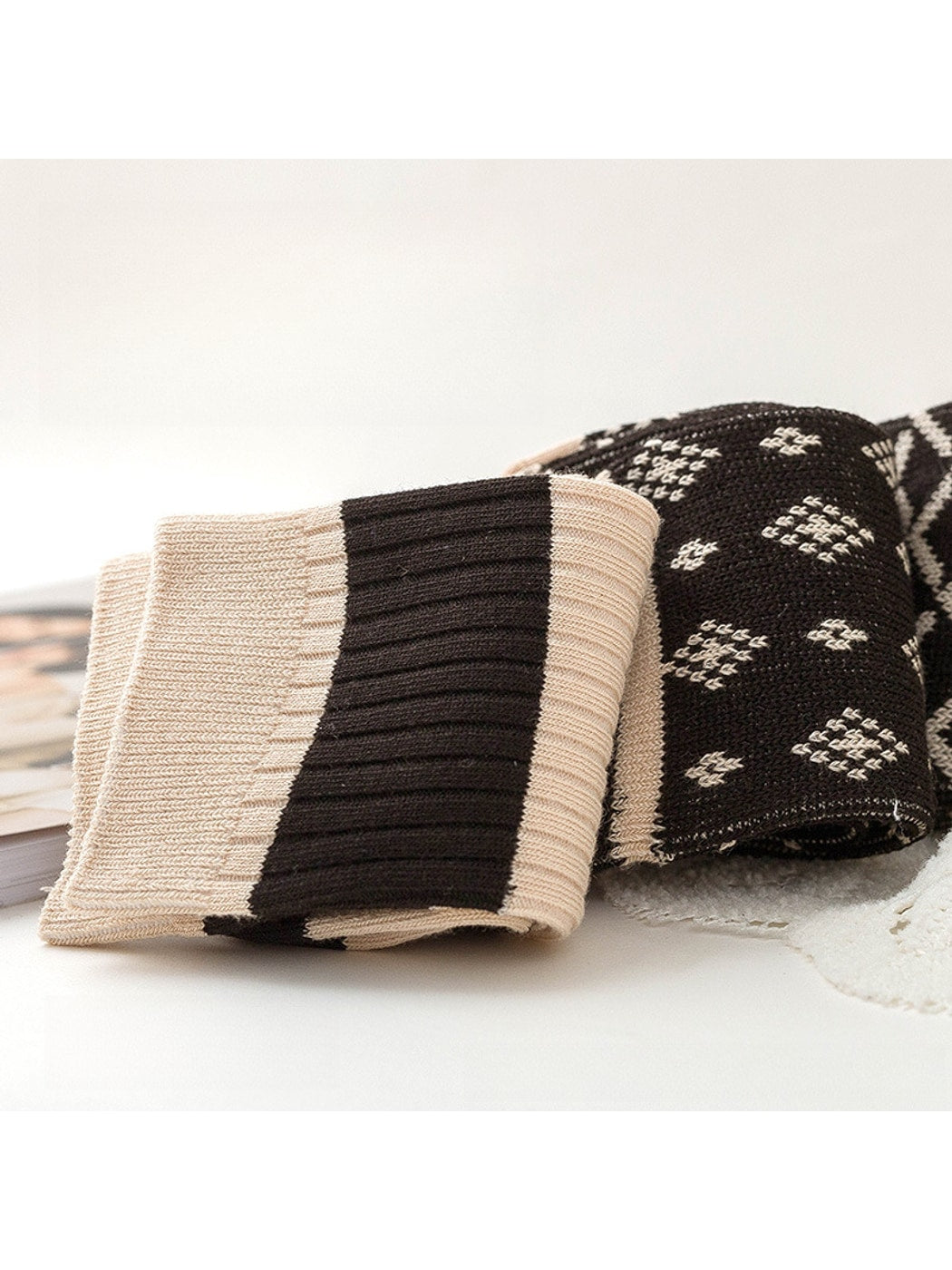 Rufia - Retro Khaki Geometric Pattern Crew Socks