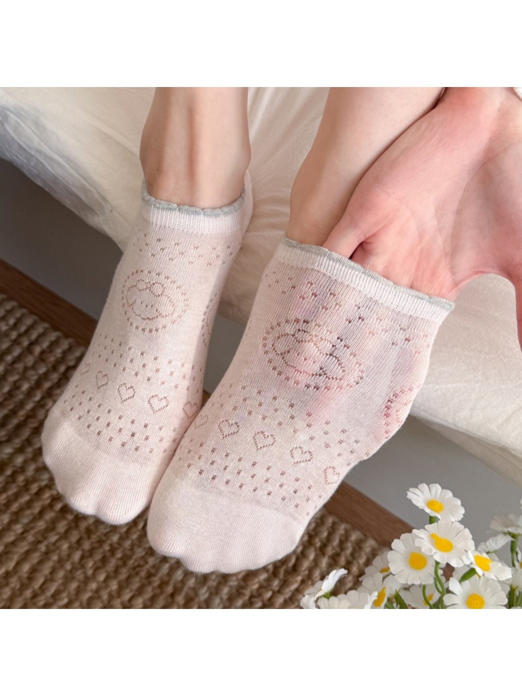 Rufia - Women's Mesh Pattern Detail No Show Socks