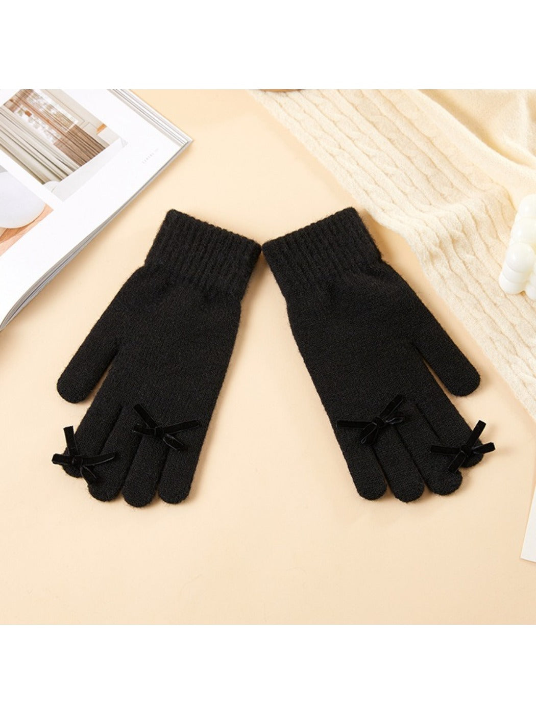 Gloving – Solid Color Gloves with Bow Accent