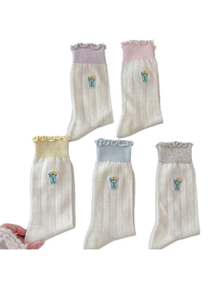 Rufia - Flowers Embroidered Colorblock Crew Socks