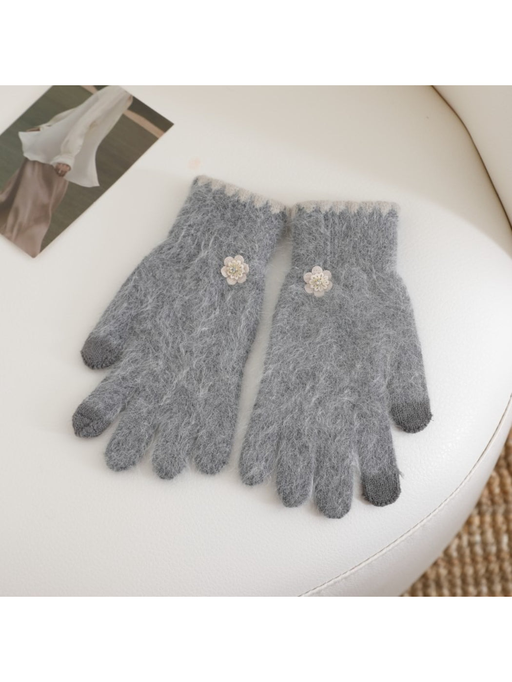 Gloving - Floral Accent Touchscreen Gloves