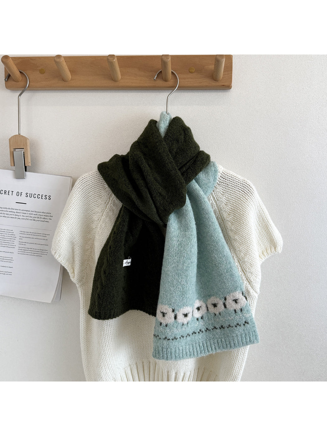 Scarvii - Sheep Motif Knit Scarf