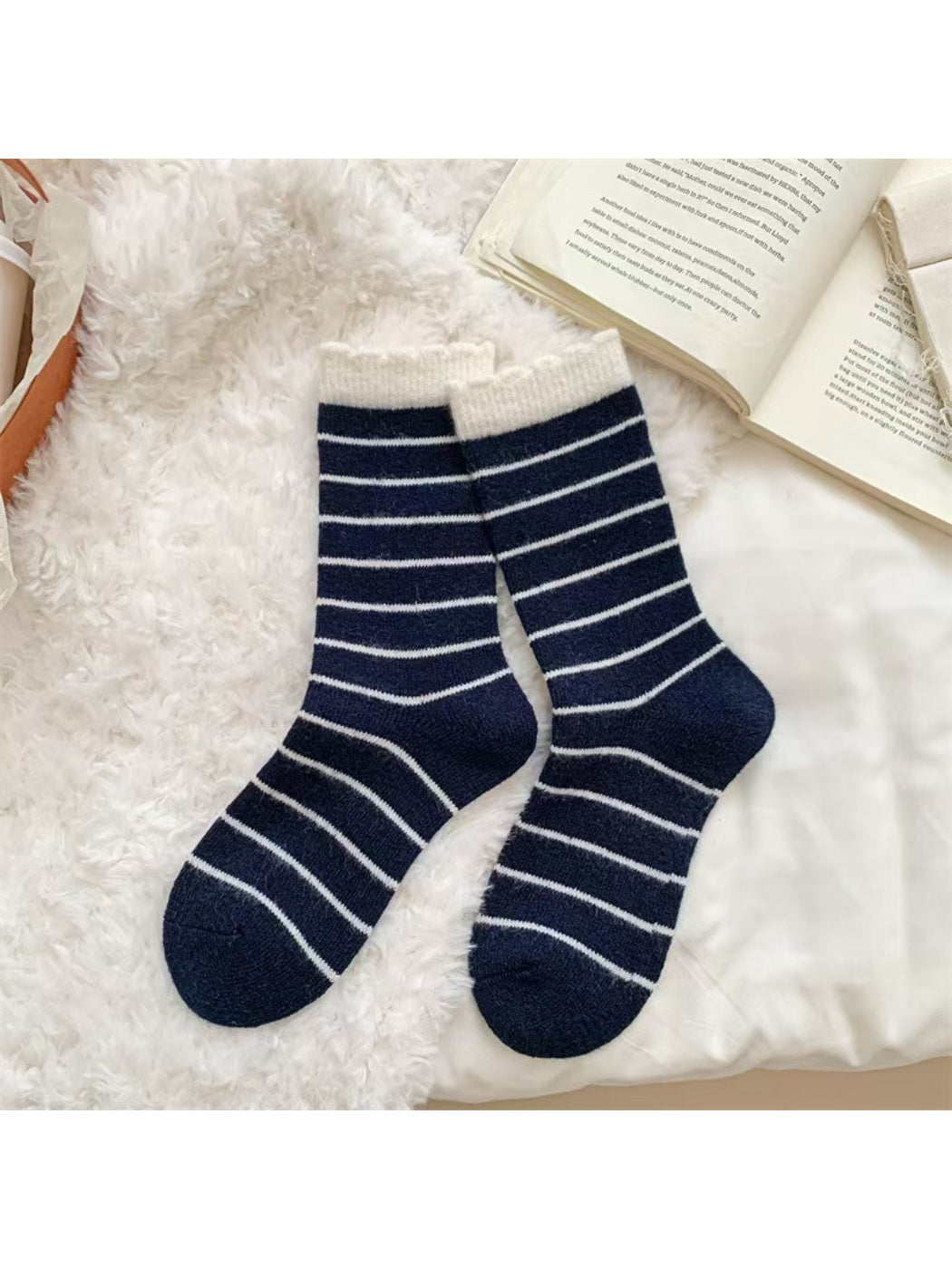Rufia - Simple Cozy Pinstripe Crew Socks