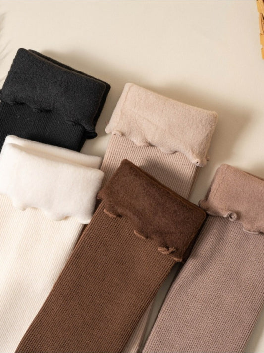 Rufia – Ruffled Plush Lined Winter Socks