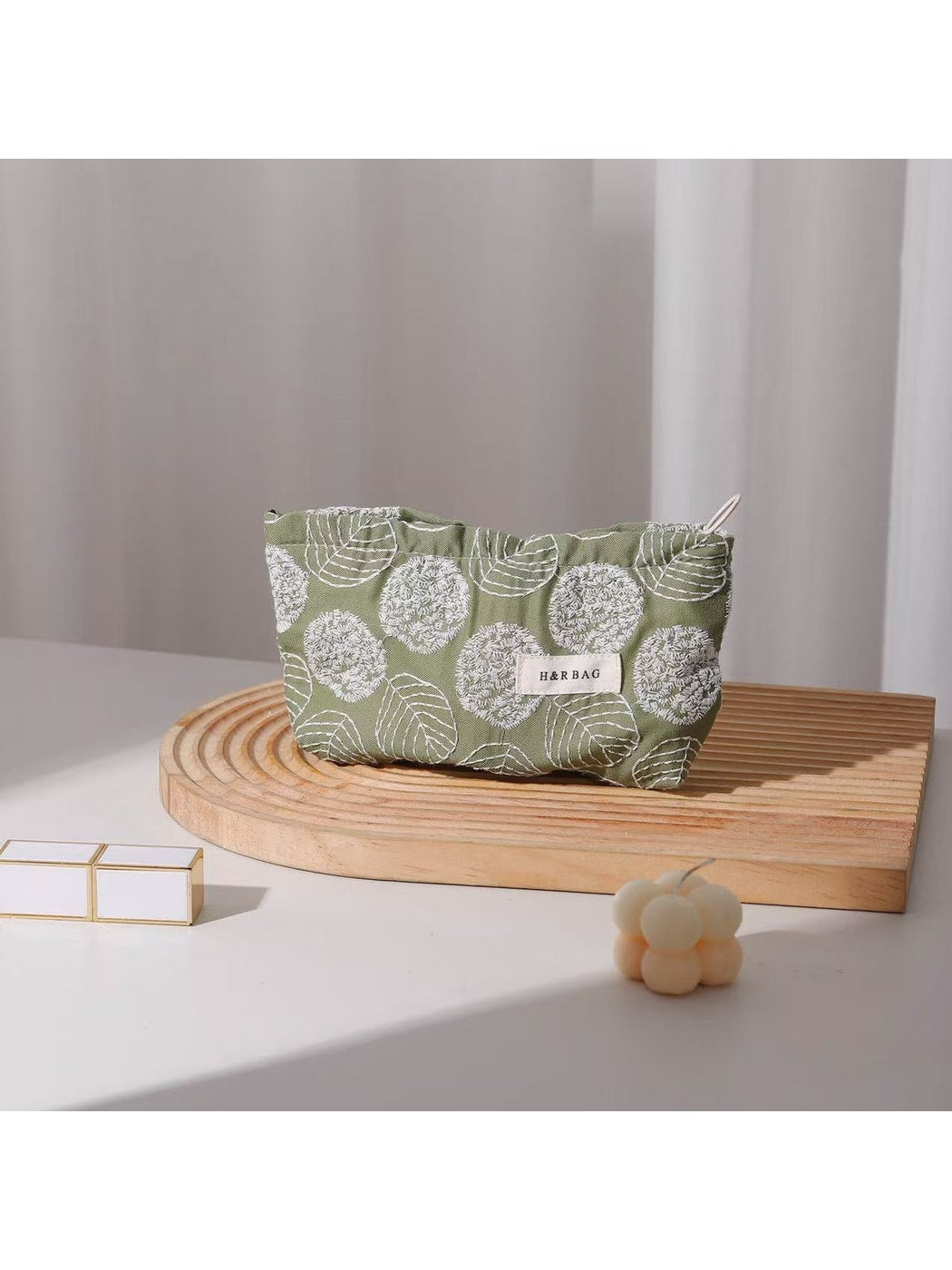 Cosbai - Leaf Print Handheld Organizer Bag