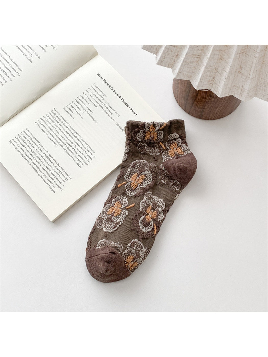 Rufia - Vintage Flower Pattern Ankle Socks