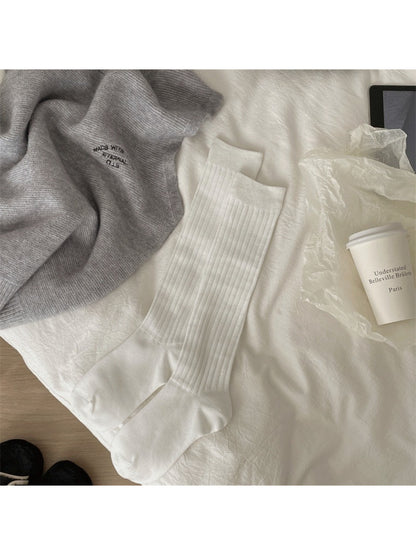 Rufia Ribbed White Slouch Socks product image