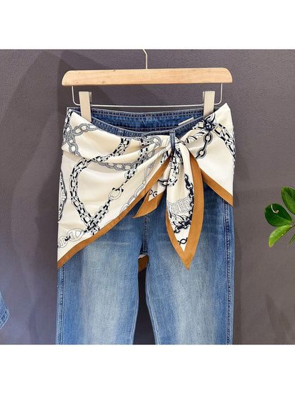 Scarvii - Chain Print Contrast Border Triangle Bandana
