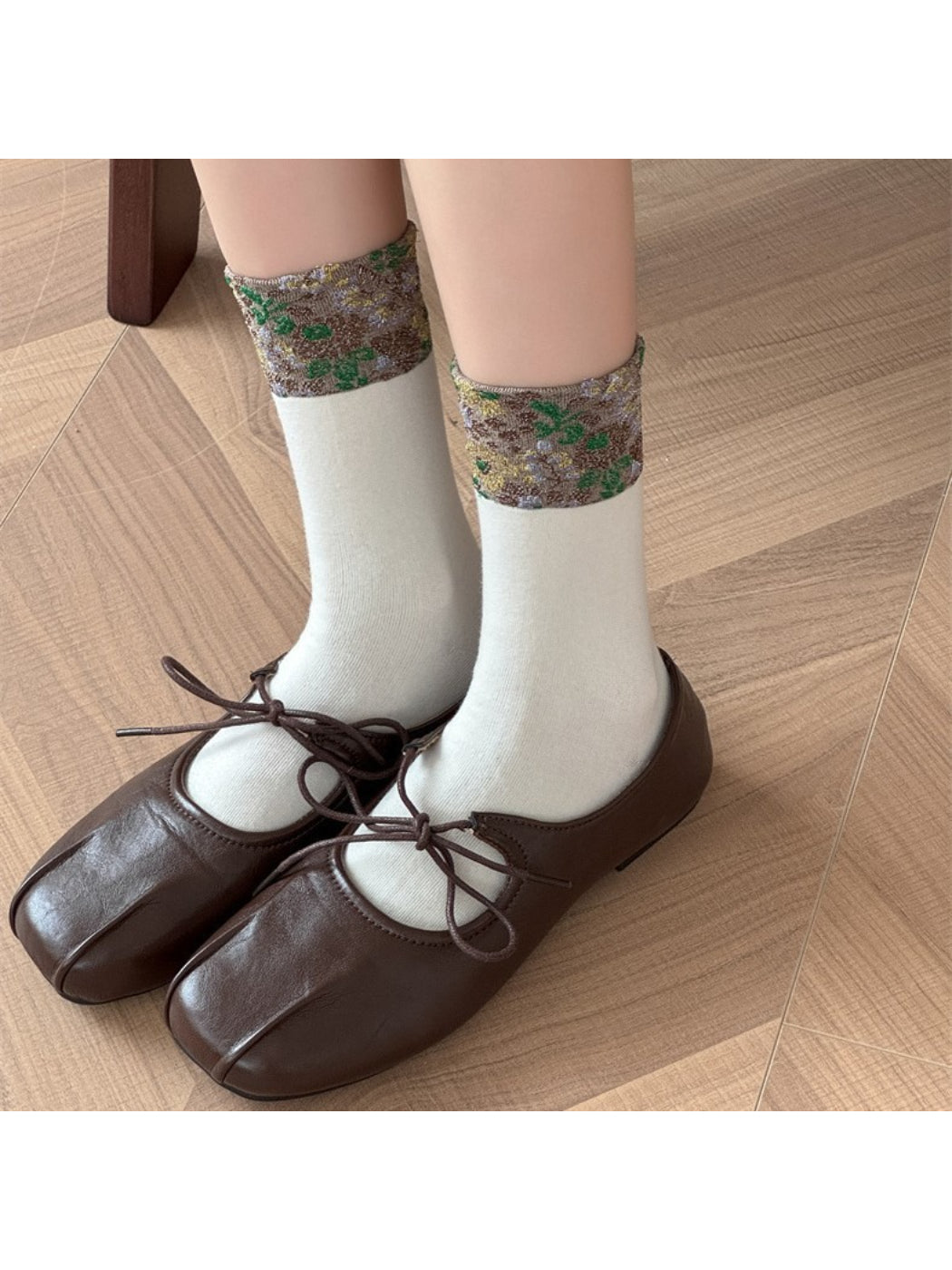 Rufia - Vintage Floral Jacquard Cuff Socks
