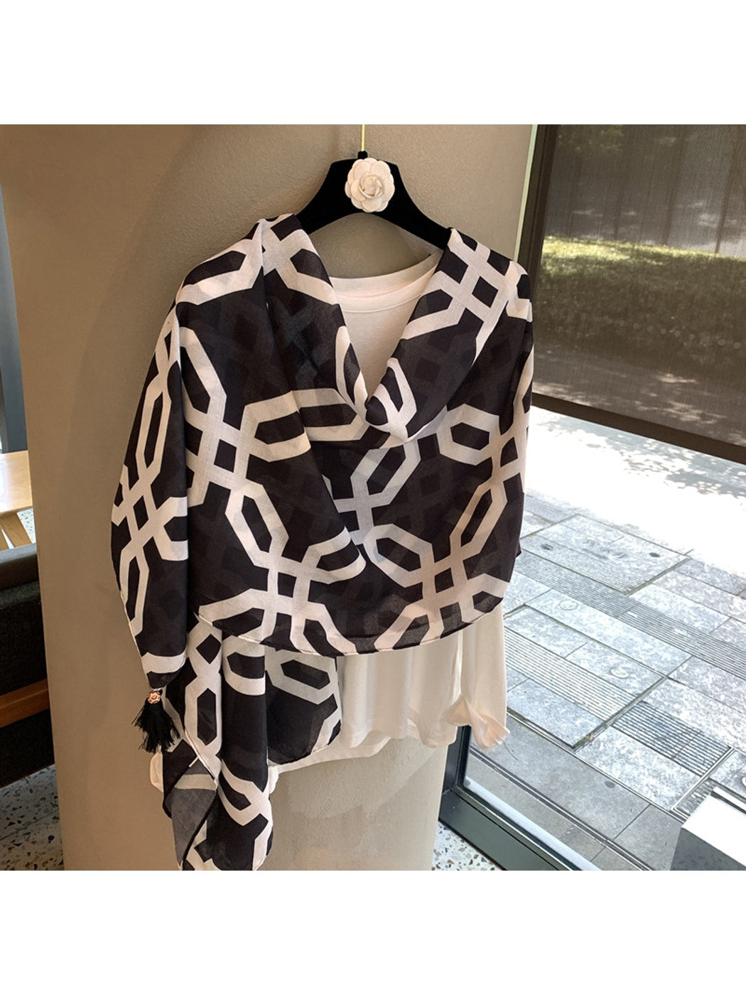 Scarvii - Geometric Print Layering Fashion Shawl