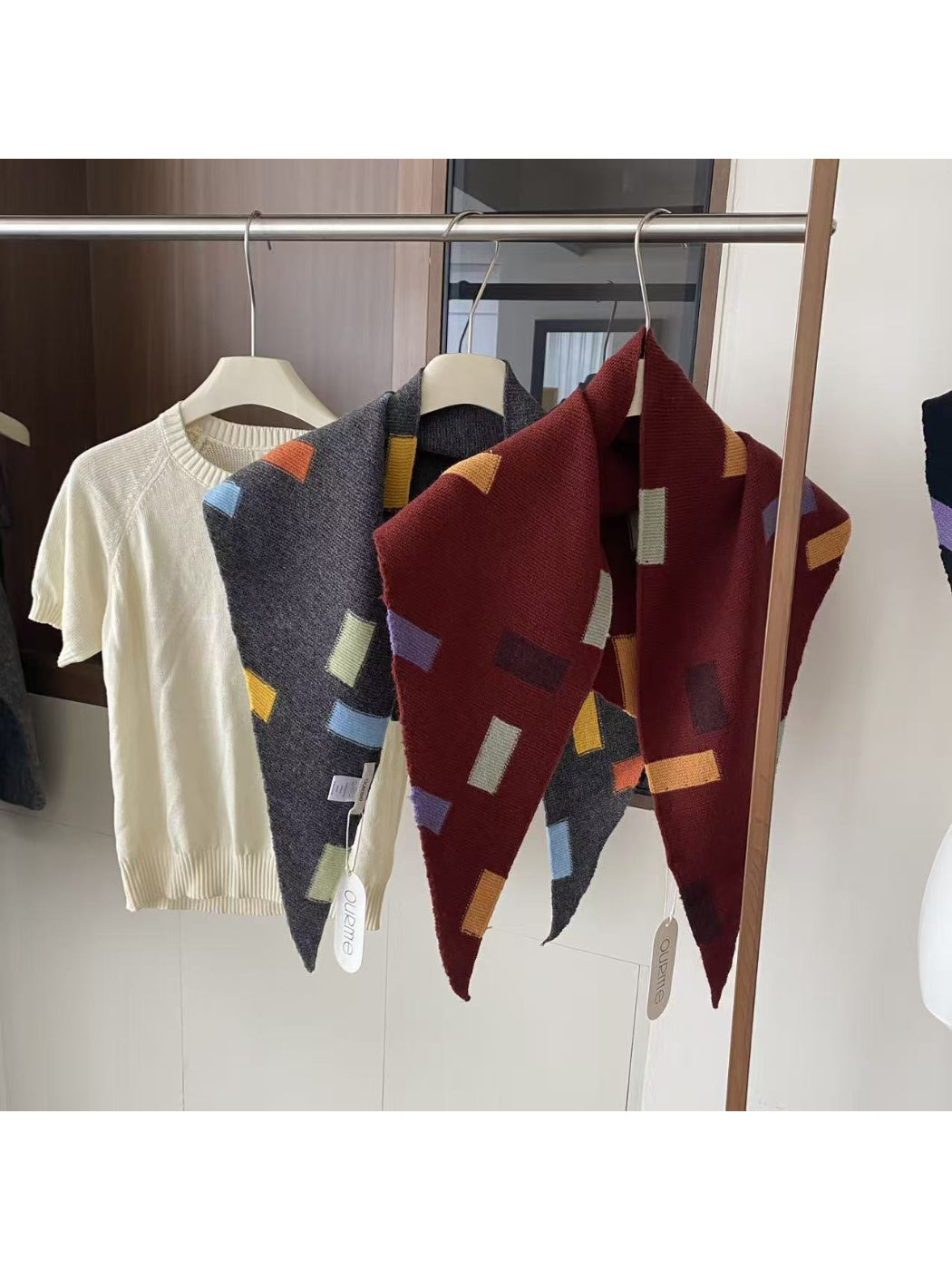 Scarvii - Geometric Block Triangle Knit Scarf