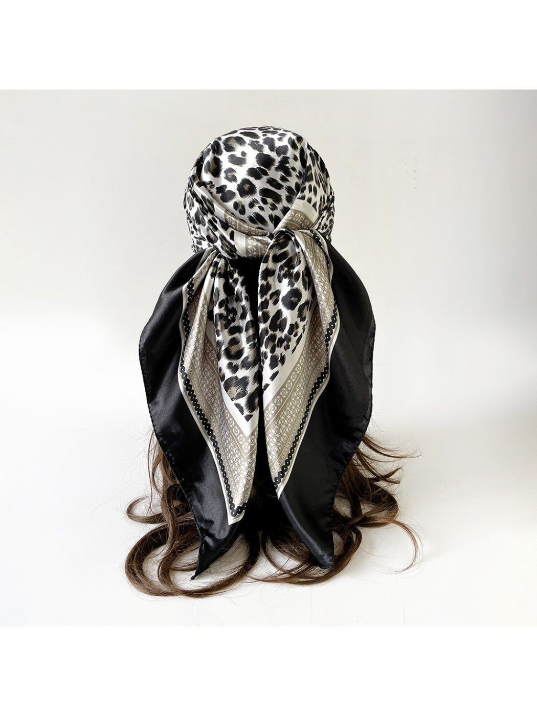 Scarvii - Leopard Border Accent Square Scarf
