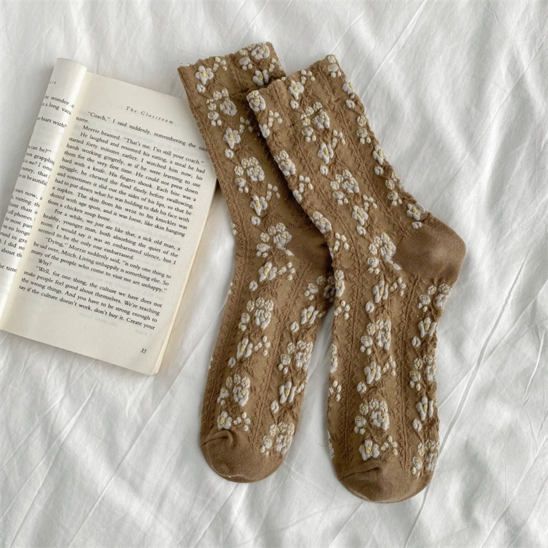 Rufia - Vintage Floral Court Style Mid-Calf Socks