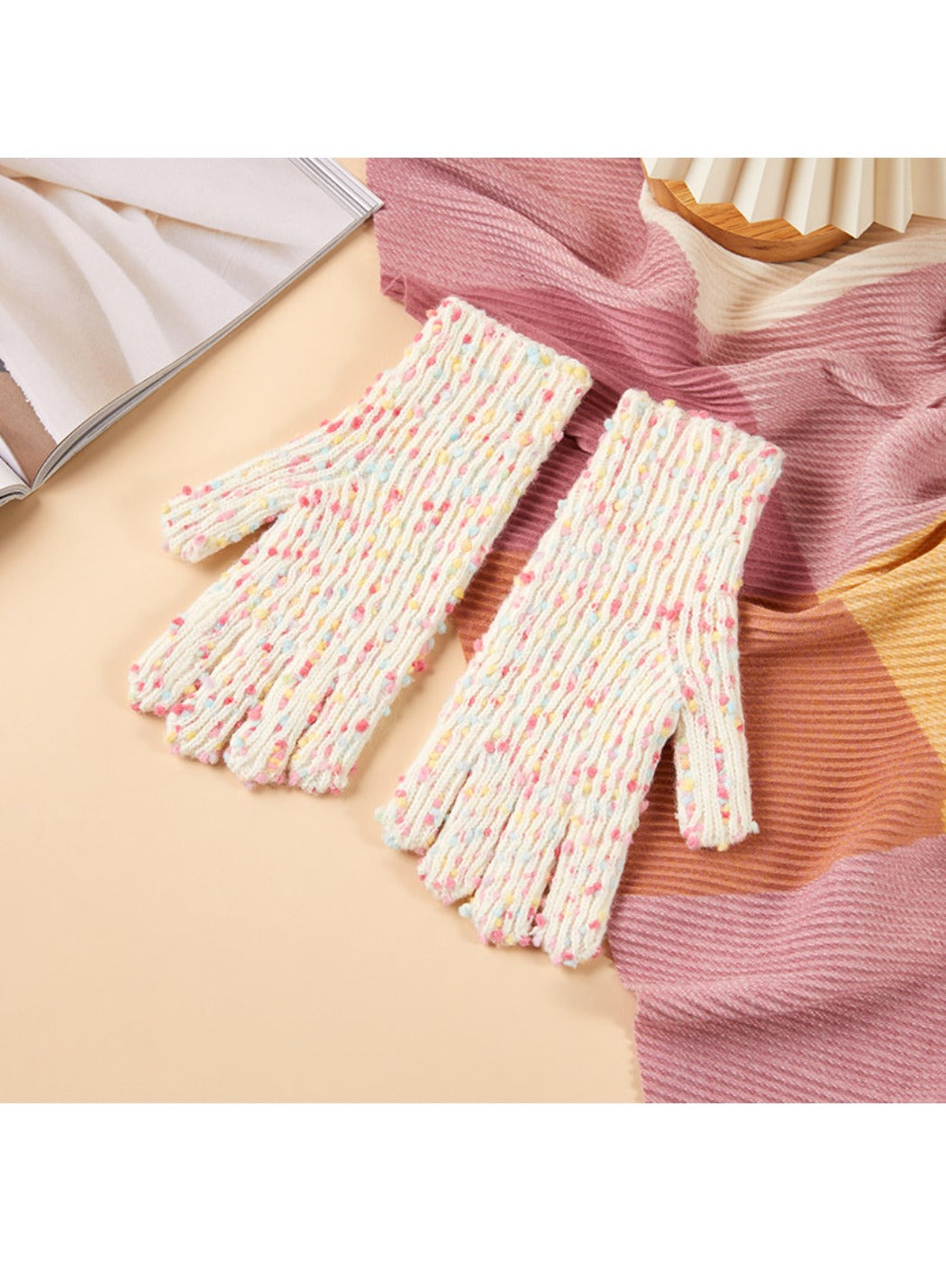 Gloving – Touchscreen Knitted Gloves with Colorful Dots