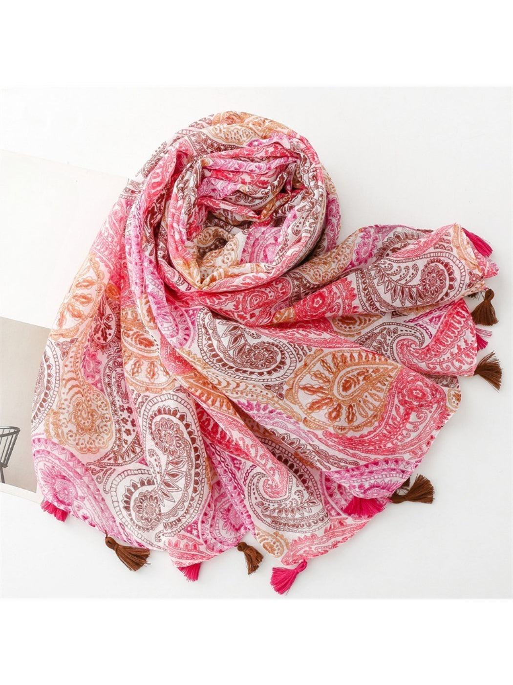 Scarvii - Flowing Paisley Pattern Everyday Scarf