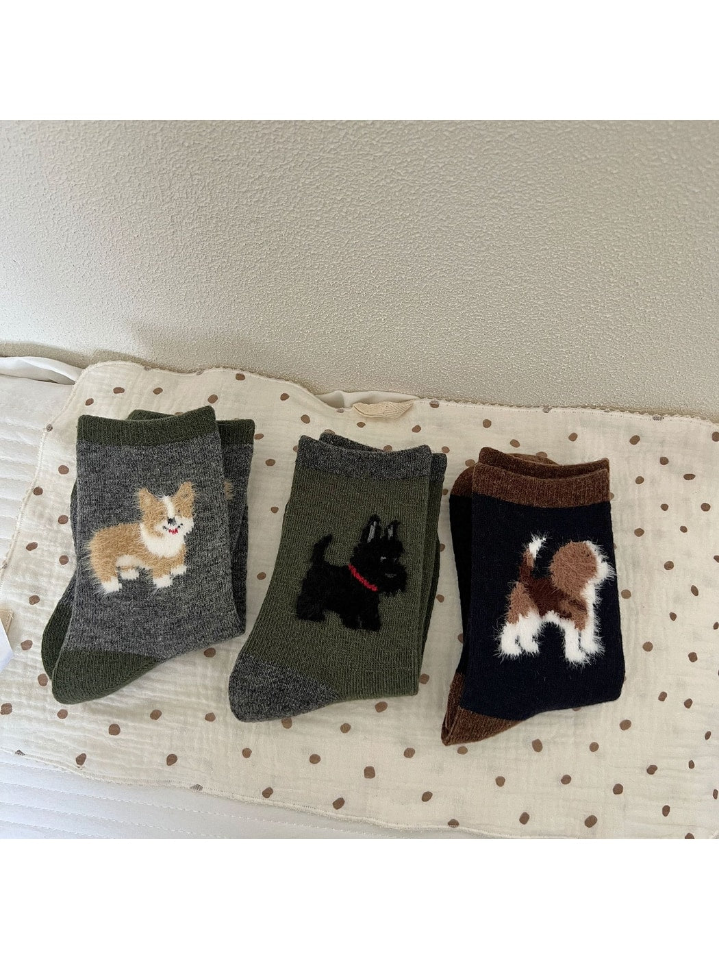 Rufia - Playful Dog Motif Colorblock Crew Socks