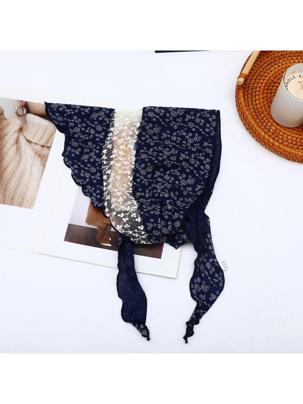 Scarvii - Vintage Lace Floral Print Triangle Bandana