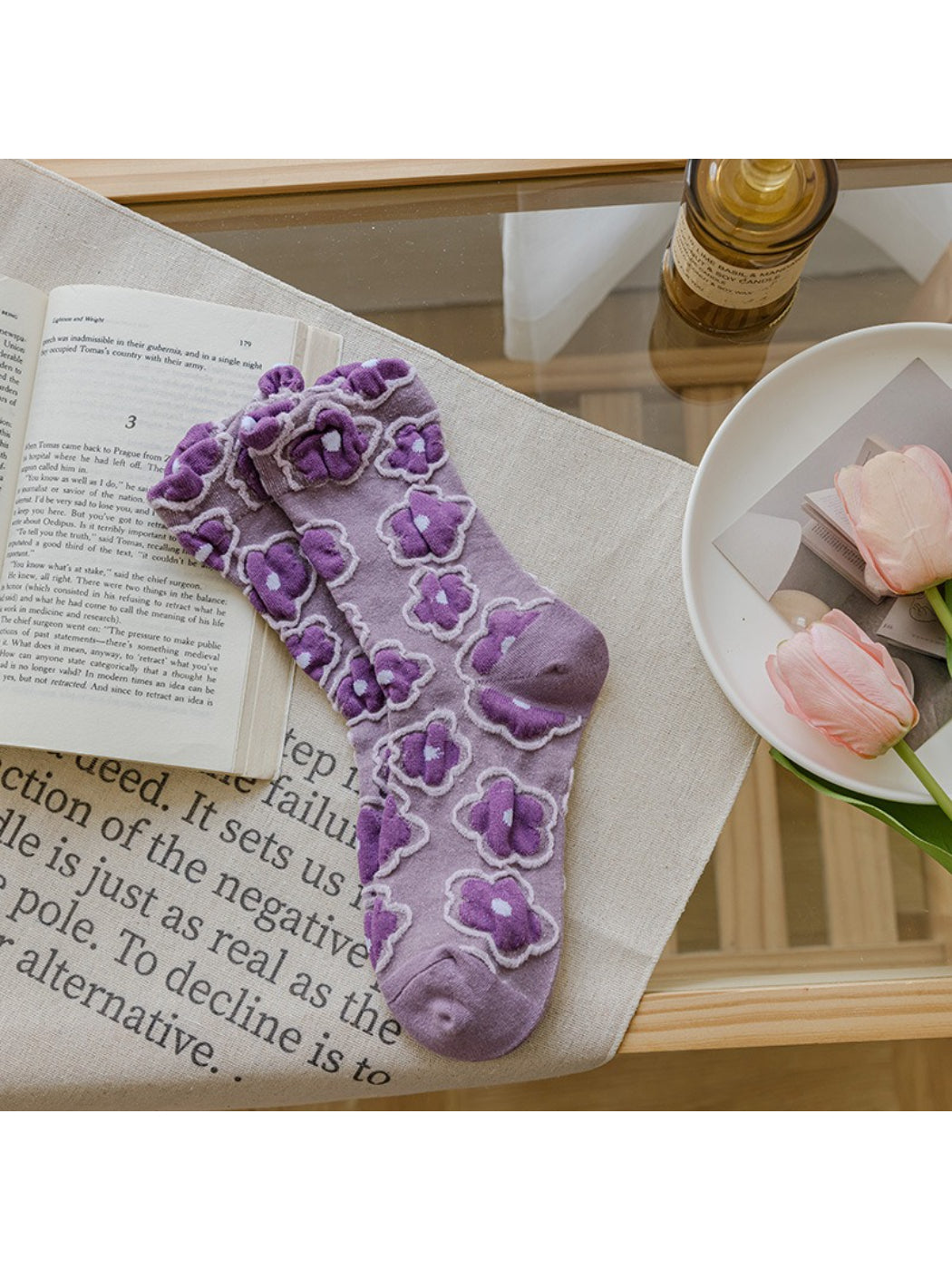Rufia - Lavender Floral Relief Texture Crew Socks