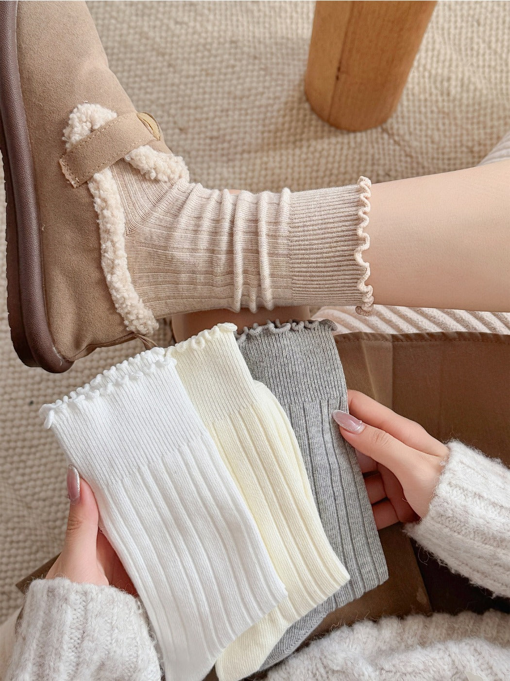 Rufia - Solid Color Ribbed Mid-Calf Socks