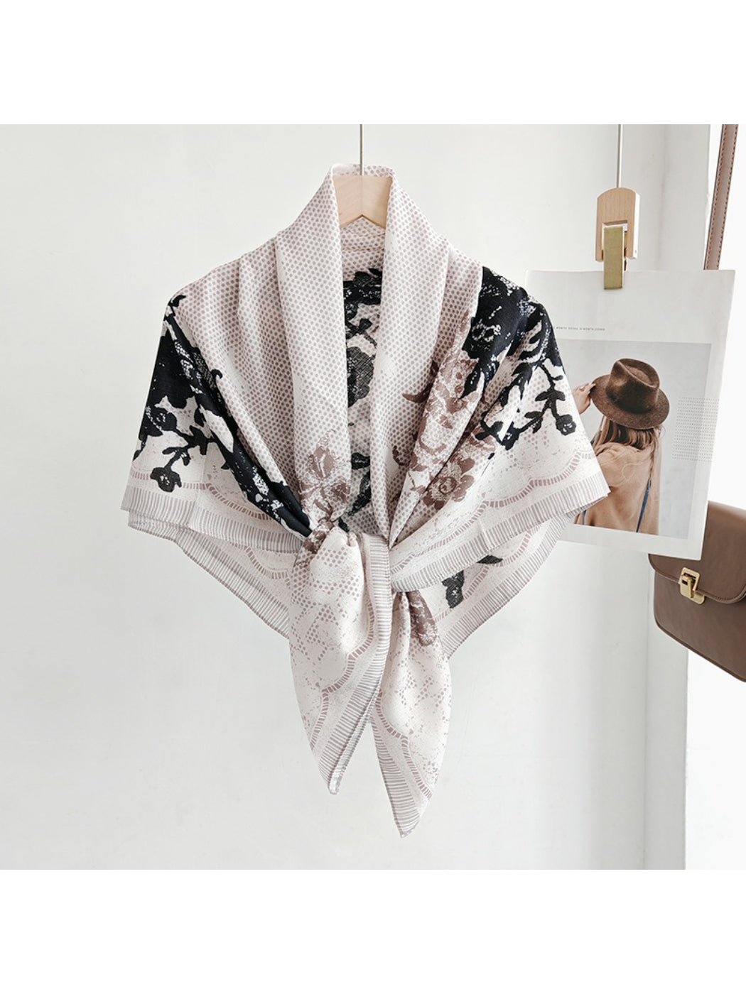 Scarvii Vintage Floral Print Scarf