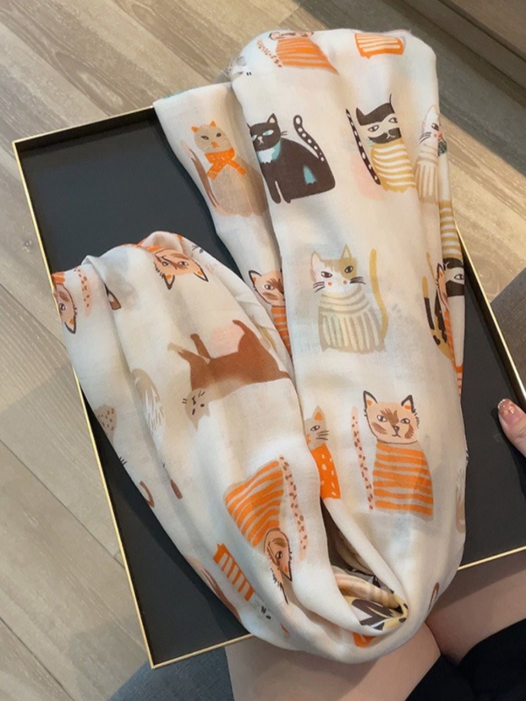 Scarvii - Playful Cat Print Scarf
