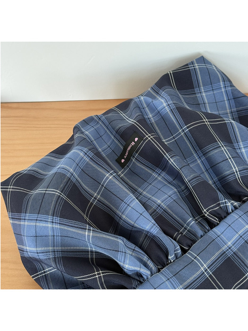 Cosbai Retro Plaid Shoulder Bag close-up of plaid pattern and stitching