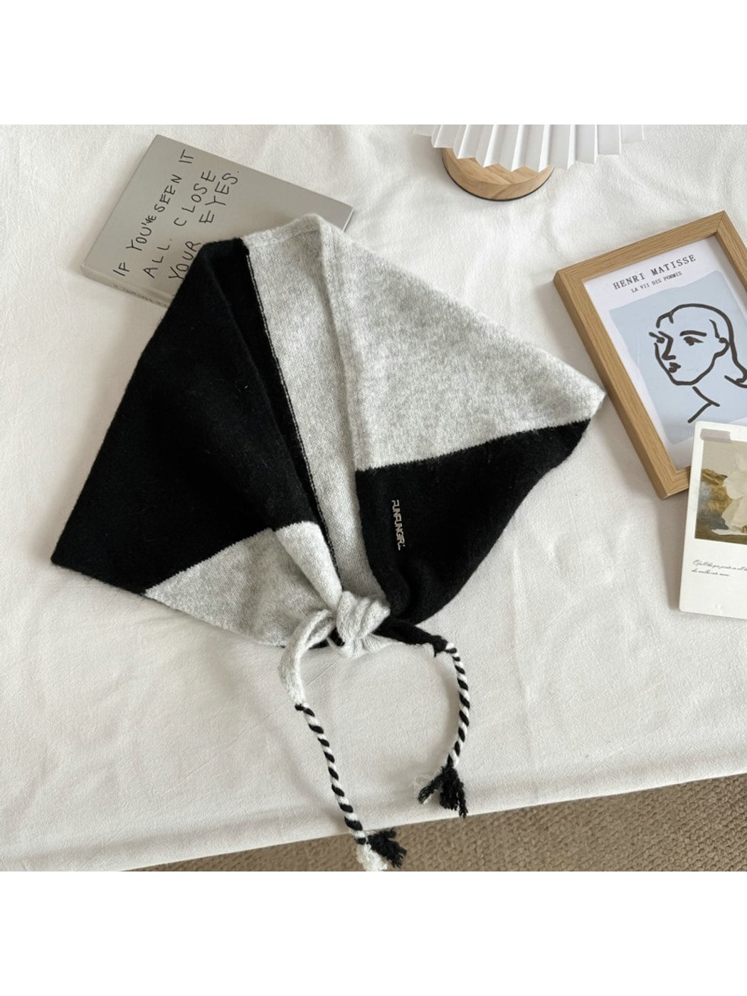 Scarvii - Colorblock Tie Detail Triangle Bandana