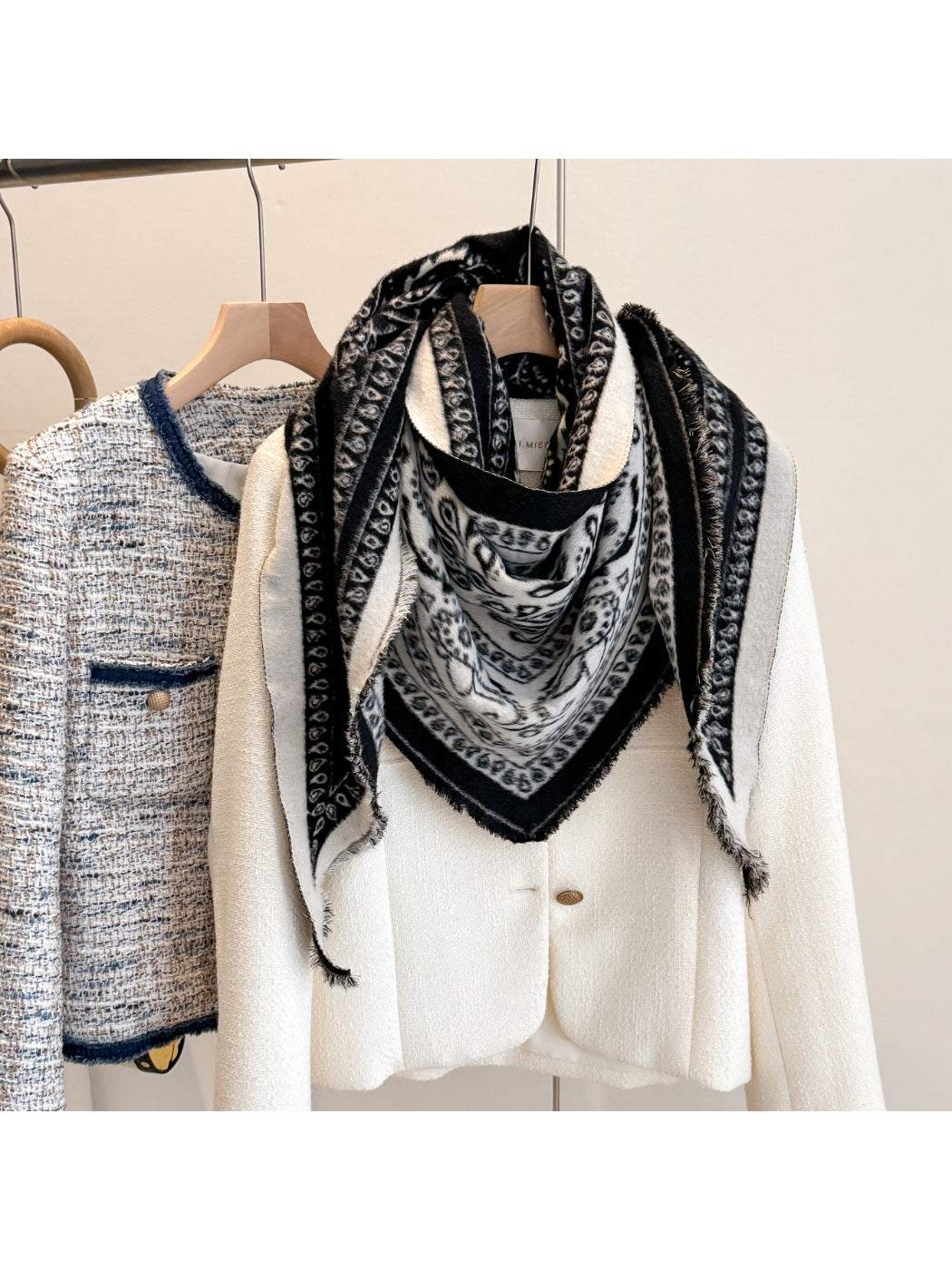 Scarvii - Vintage Paisley Triangle Shawl