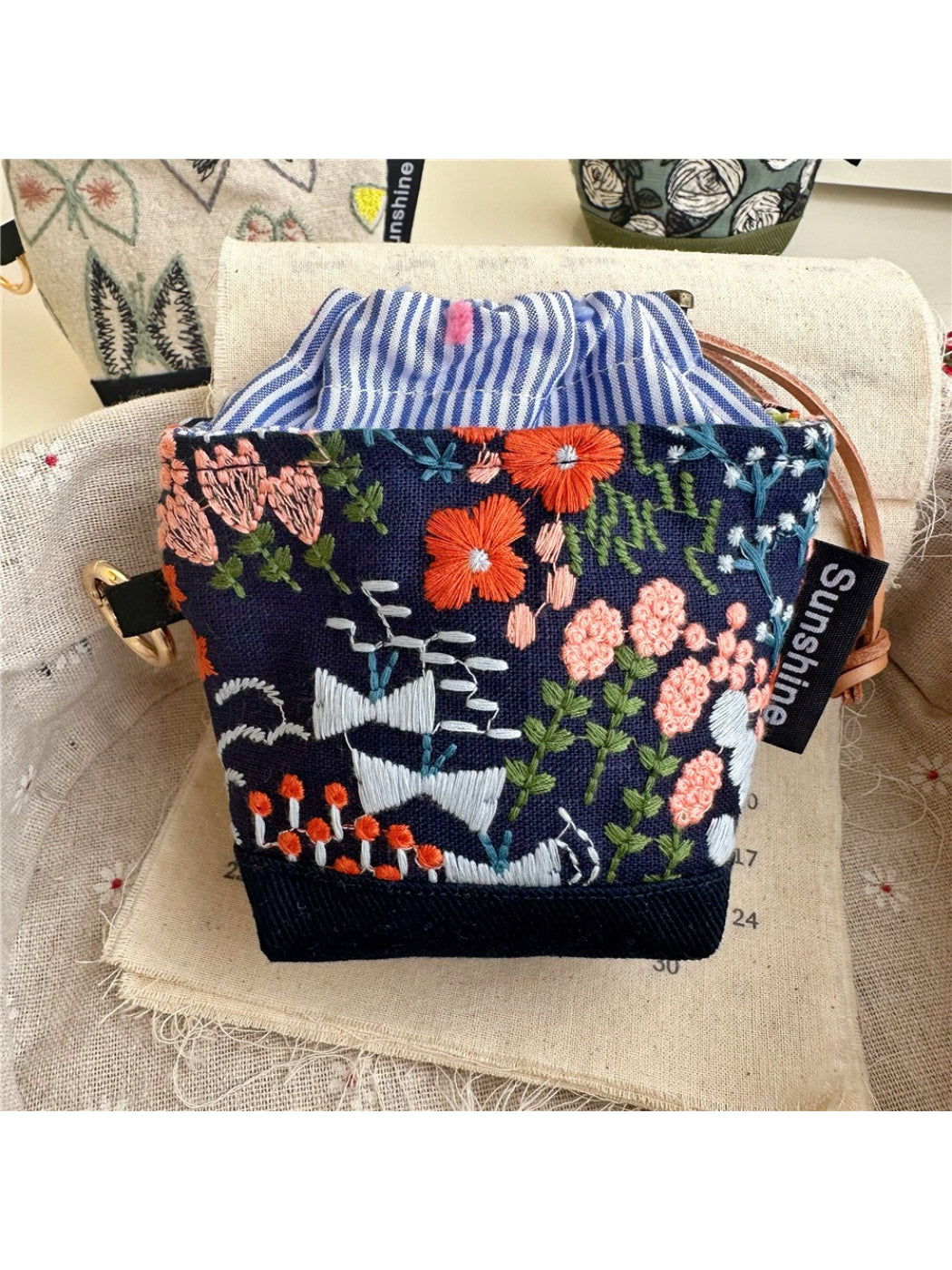 Cosbai - Floral Jacquard Drawstring Mini Pouch