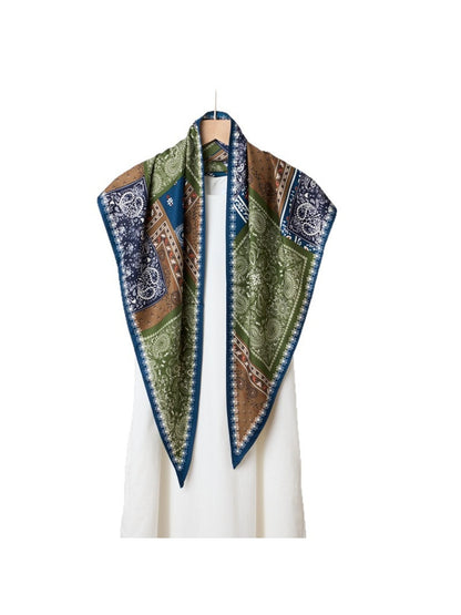 Scarvii - Retro Border Print Fashion Triangle Bandana