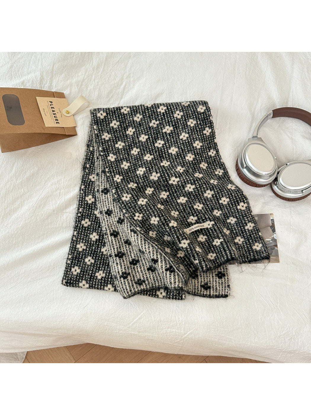 Scarvii – Cozy Tiny Flower Knit Scarf