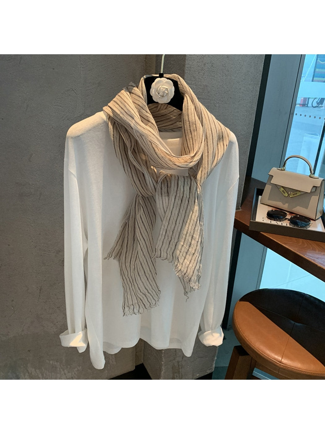 Scarvii - Vintage Vertical Line Pattern Scarf