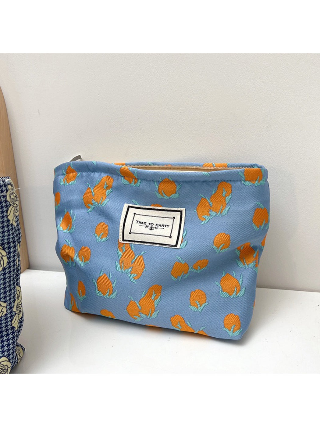 Cosbai - Vintage Rose Print Zipper Pouch