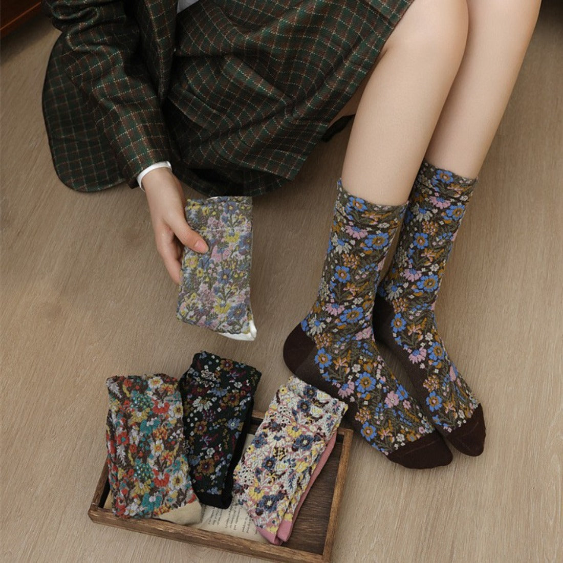 Rufia - Vintage Floral Mid-Calf Socks