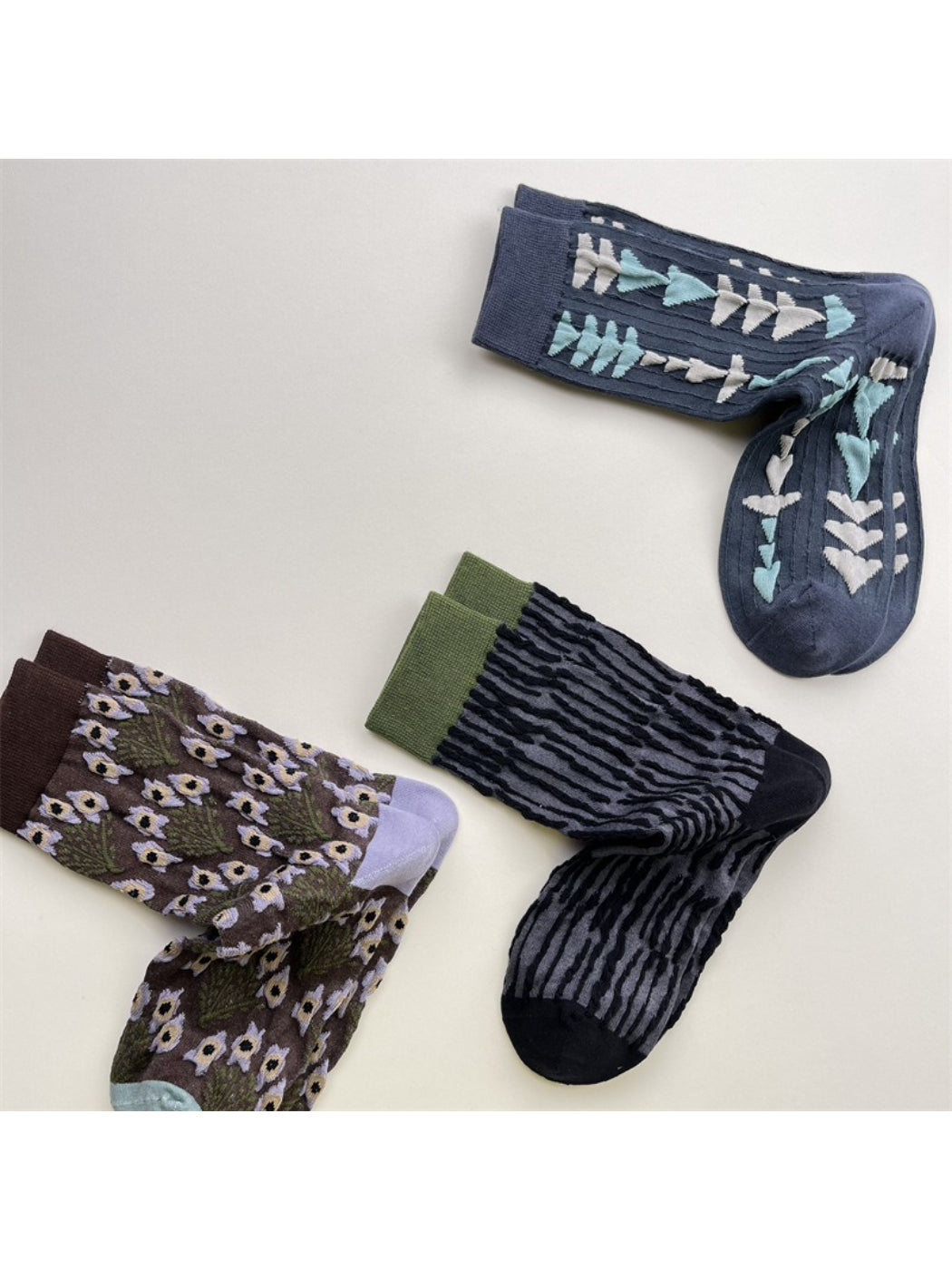 Rufia - Retro Unisex Mid-Calf Socks - Unique & Stylish