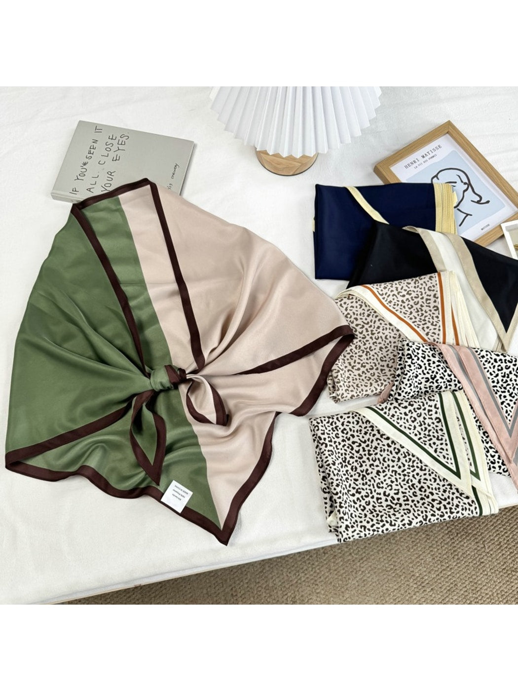Scarvii - Classic Contrast Border Triangle Bandana