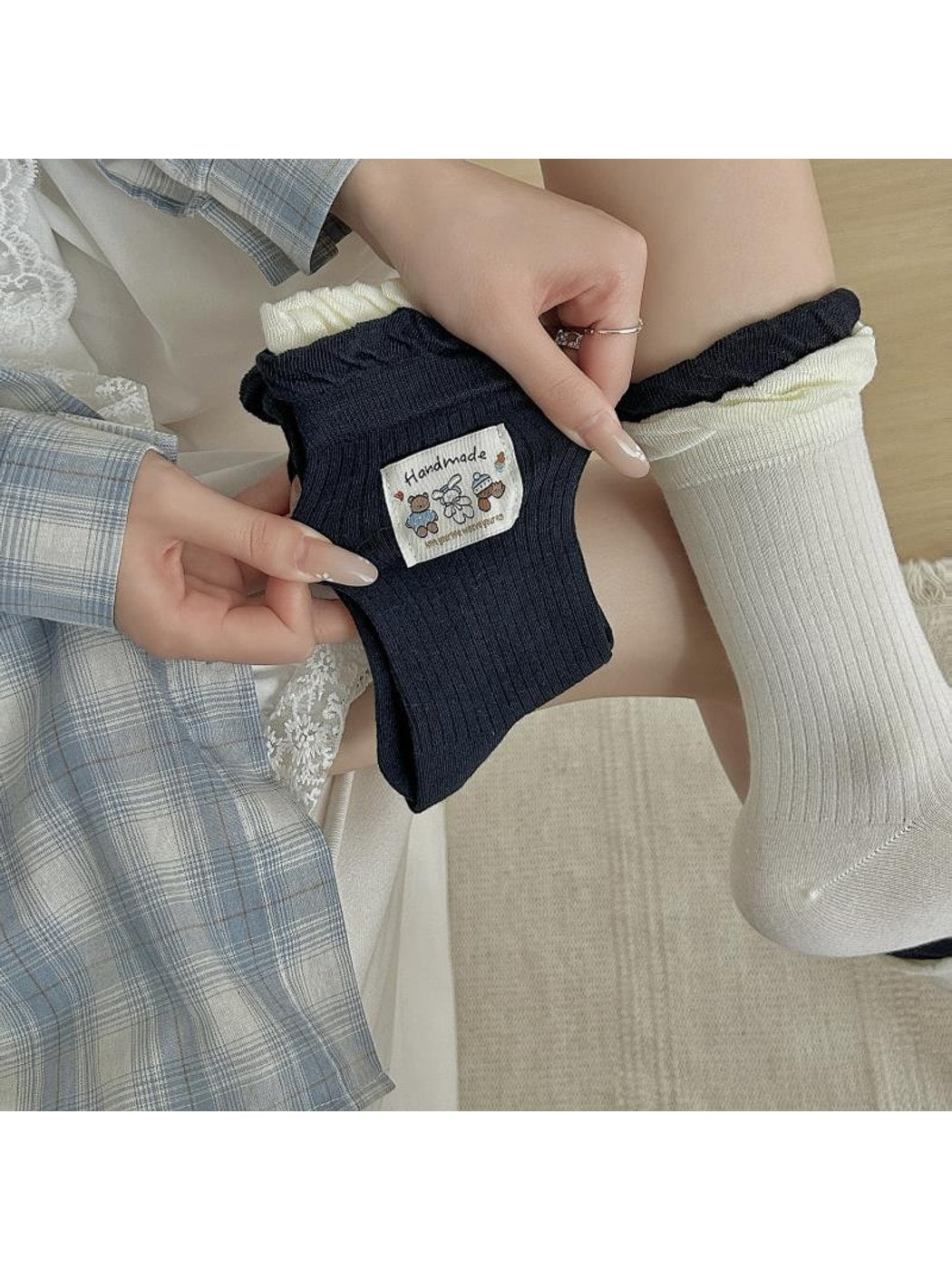 Rufia - Two-tone Ruffle Cuff Crew Socks