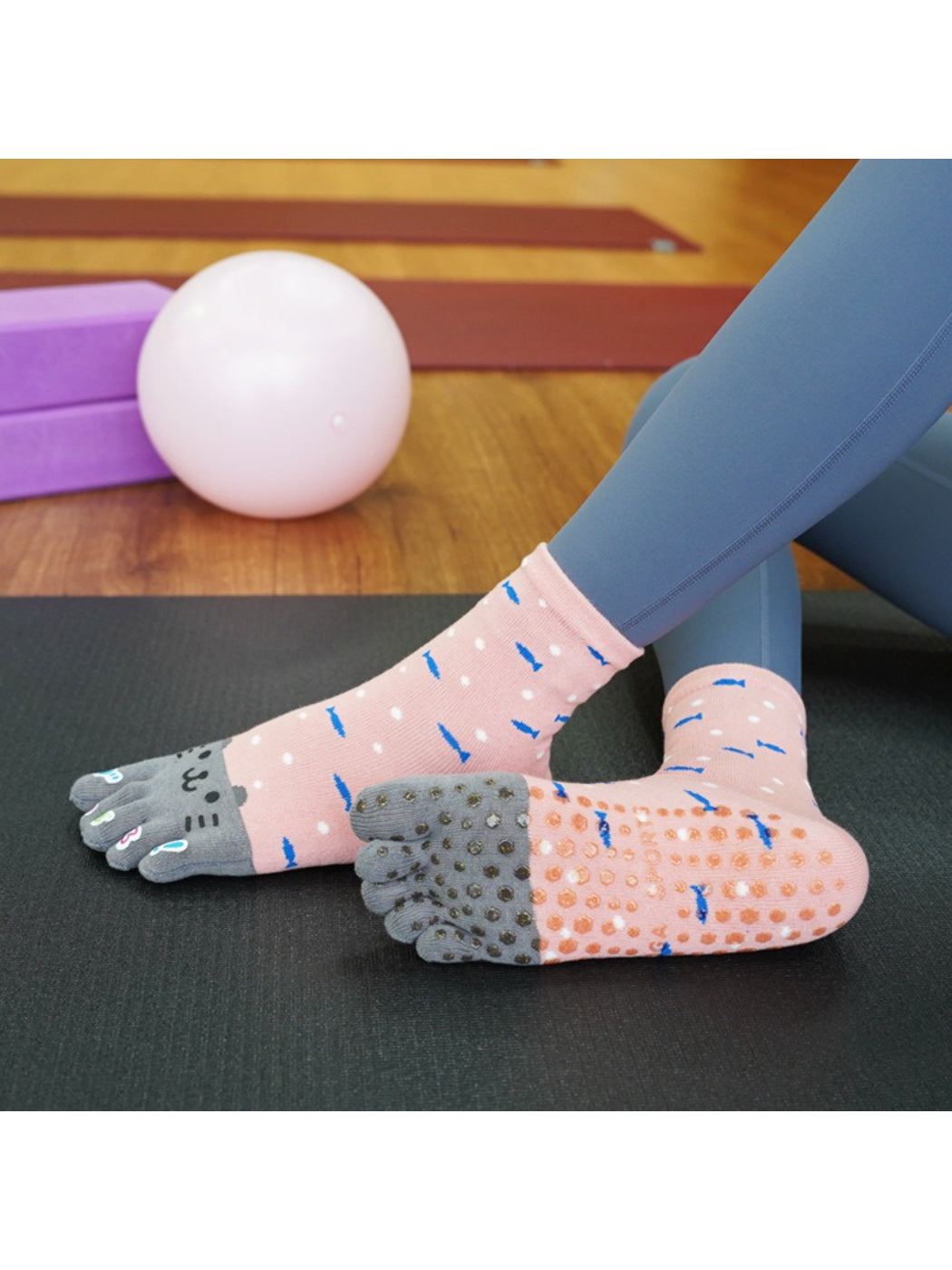 Rufia - Cat Face Five-Toe Yoga Grip Socks