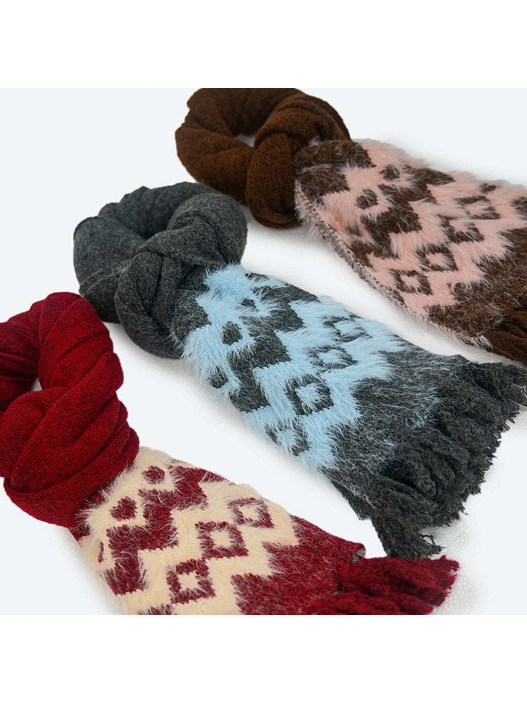 Scarvii - Vintage-Inspired Patterned Winter Scarf